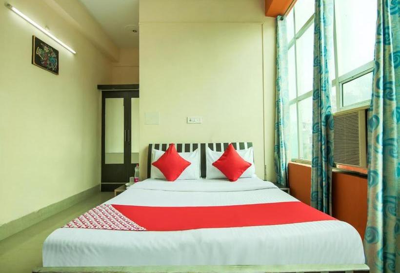 בית מלון כפרי Oyo 75664  Nmr Plaza