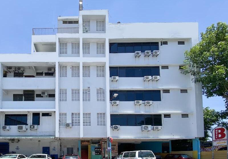 בית מלון כפרי Oyo 89540 B  Penang