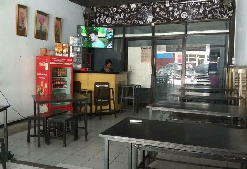 酒店 Oyo 90001 Homestay 47 Latanete