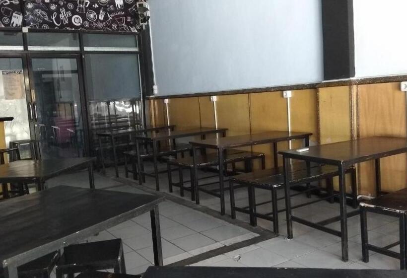 酒店 Oyo 90001 Homestay 47 Latanete