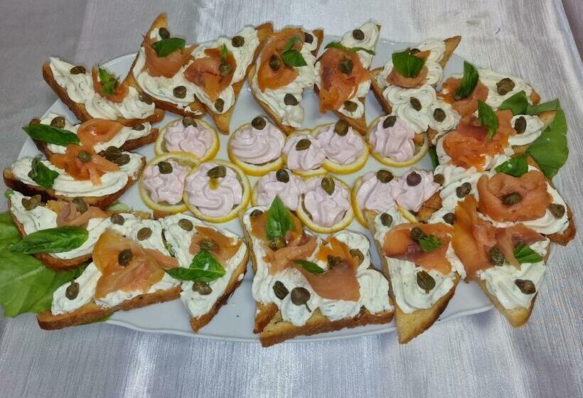 Отель Pensiunea Ada