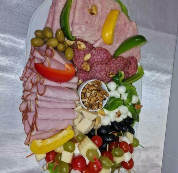 Отель Pensiunea Ada