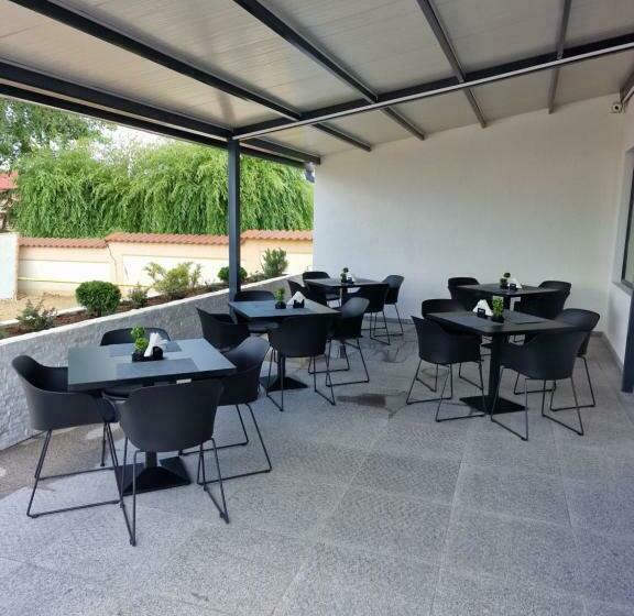 Отель Pensiunea Ada