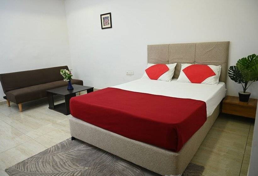 هتل Rajmahal Banquet And Lawn