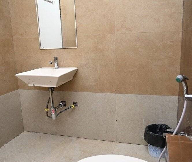 هتل Rajmahal Banquet And Lawn