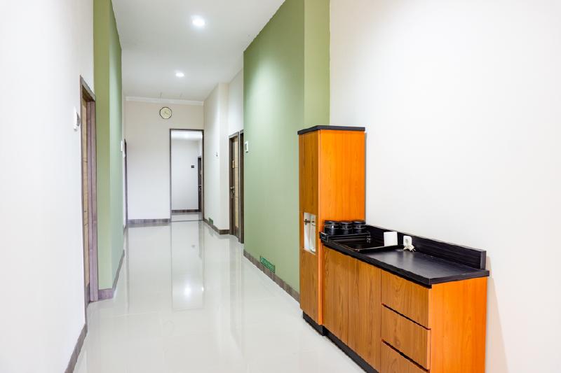 호텔 Reddoorz Near Jogja City Mall 4