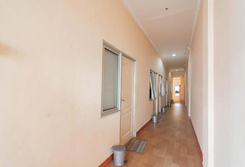 فندق Reddoorz Near Pasar Klandasan Balikpapan