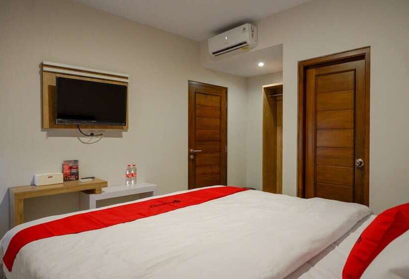 Отель Reddoorz Near Sleman City Hall 2