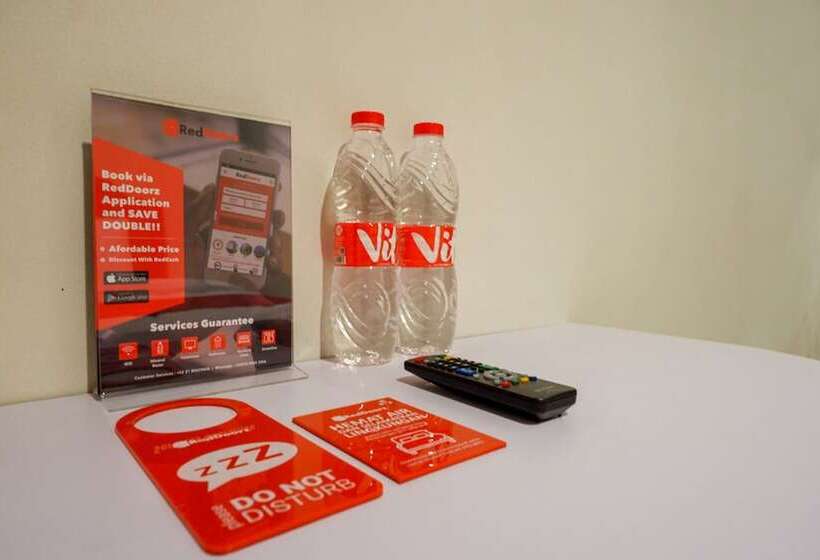 Отель Reddoorz Near Sleman City Hall 2