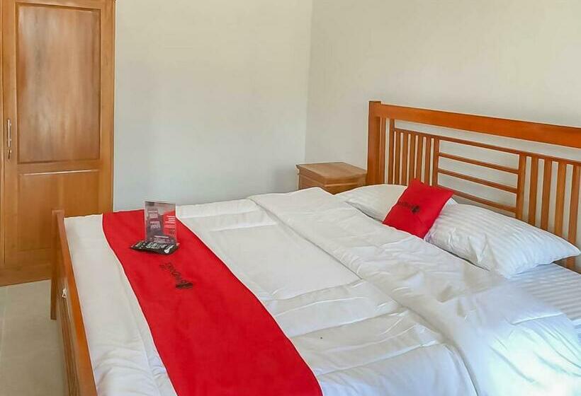 Отель Reddoorz Resort Near Darajat Garut