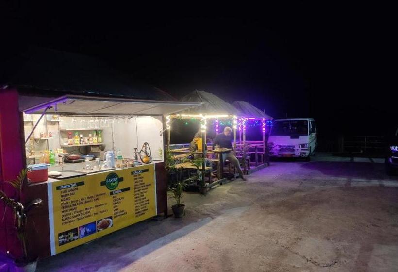 Отель Resort Garden Retreat Seaview