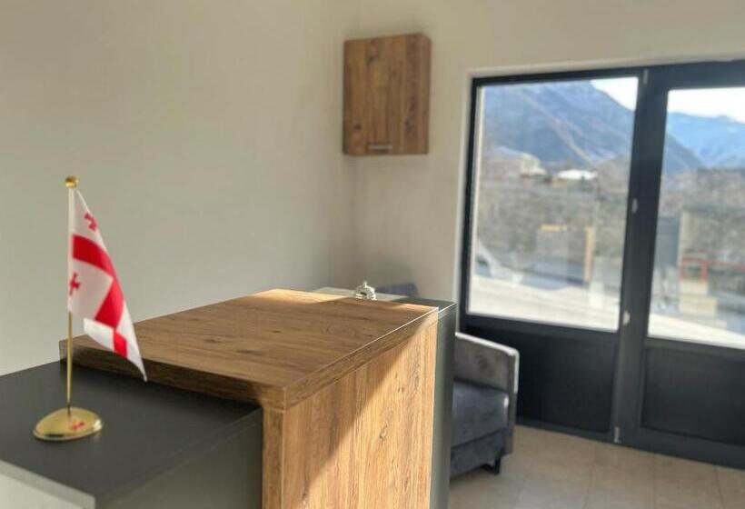 هتل Shushabandi Kazbegi