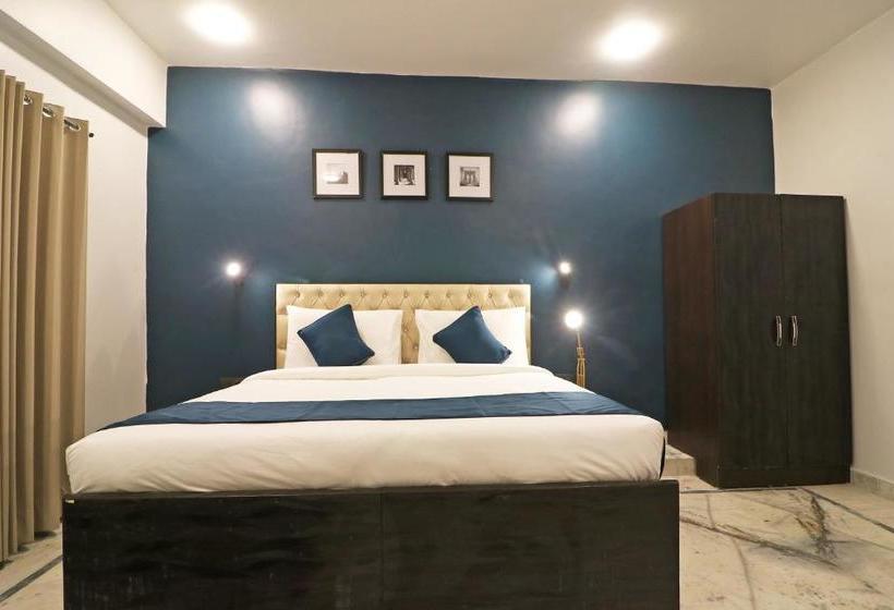 בית מלון כפרי Silverkey Executive Stays 36995 Ambika Inn Complex