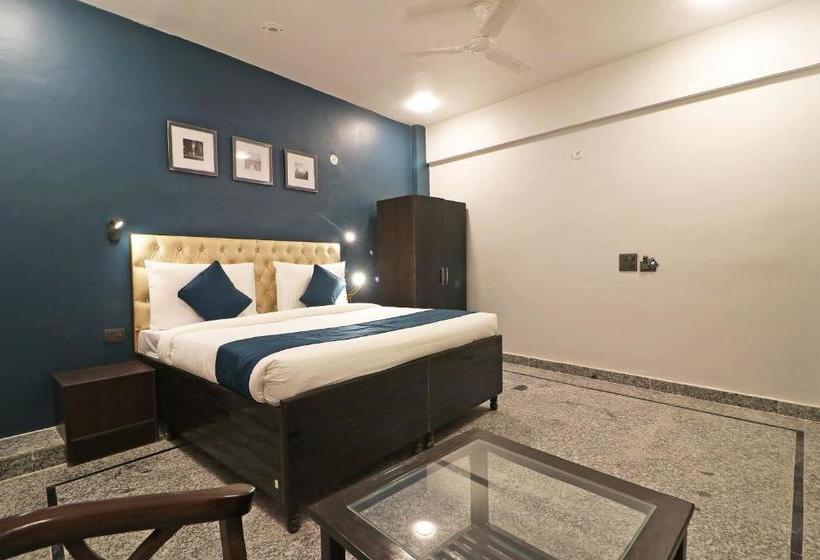 בית מלון כפרי Silverkey Executive Stays 36995 Ambika Inn Complex