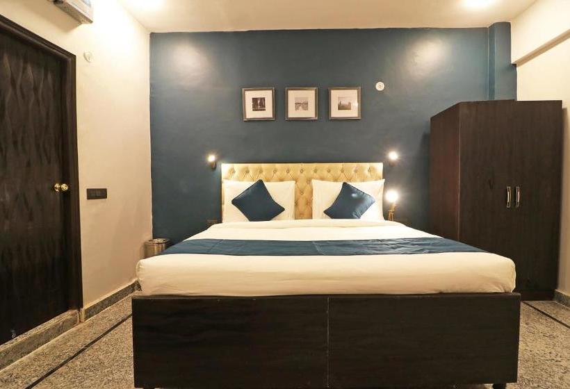 בית מלון כפרי Silverkey Executive Stays 36995 Ambika Inn Complex