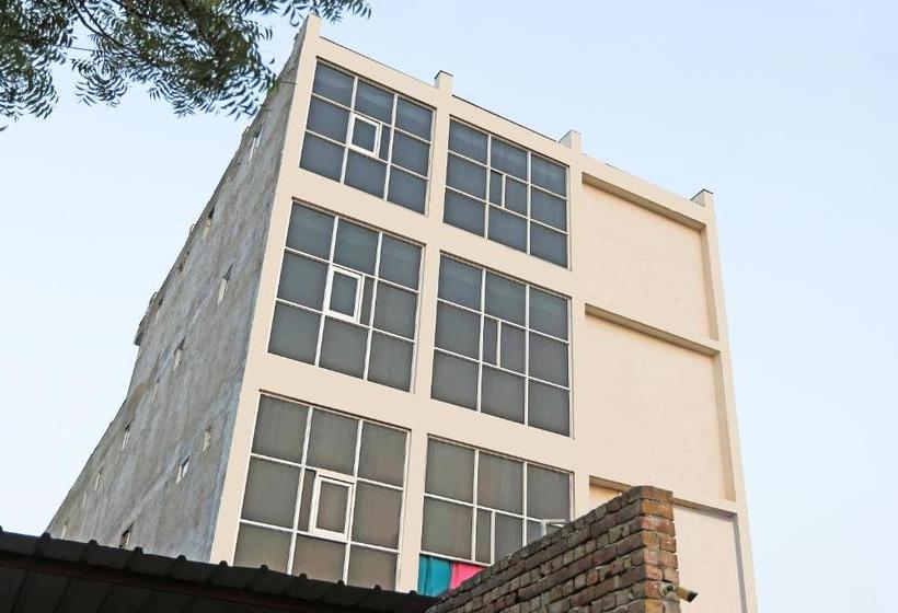 酒店 Spot On 75686 Royal Stay