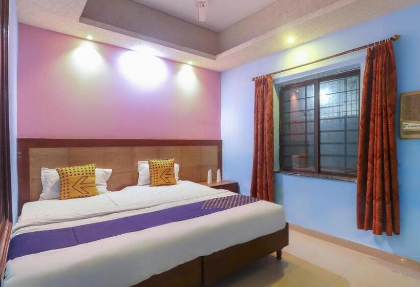 Spot On 75963 Hotel Prince