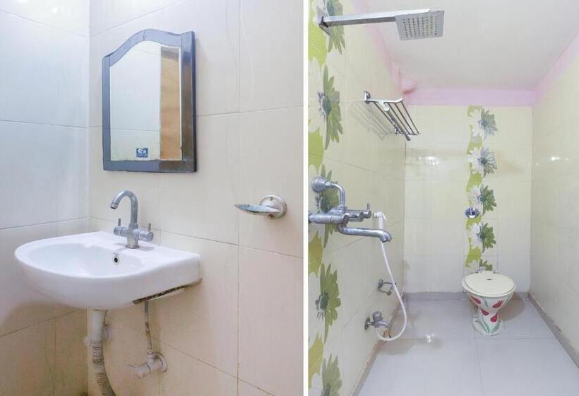 Spot On 75963 Hotel Prince