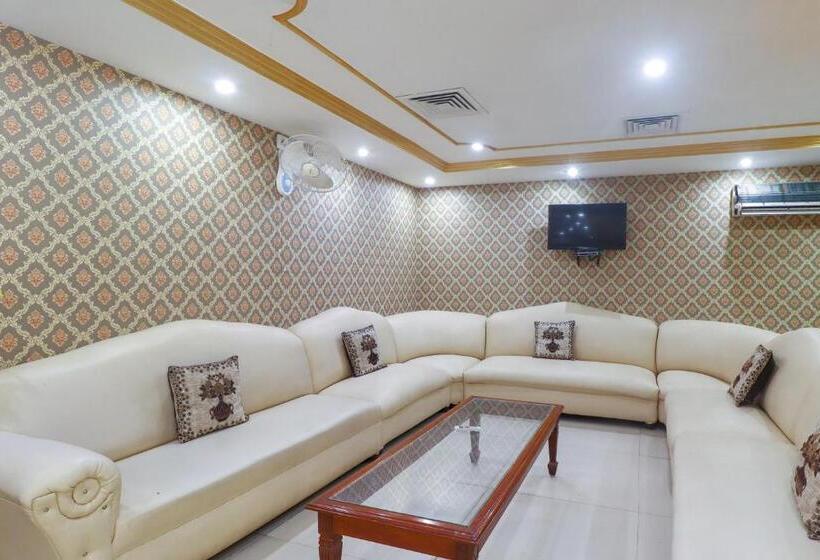 Spot On 75963 Hotel Prince