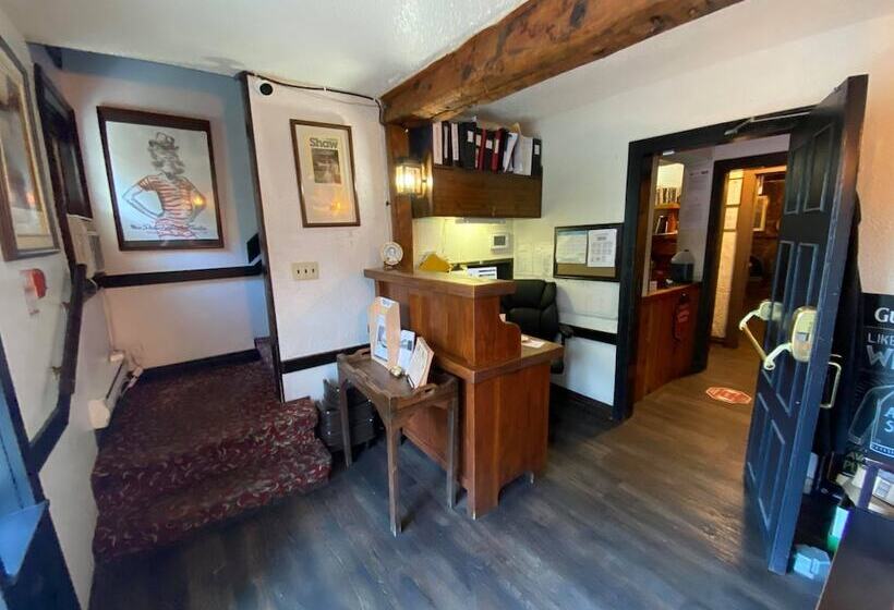 酒店 The Olde Angel Inn