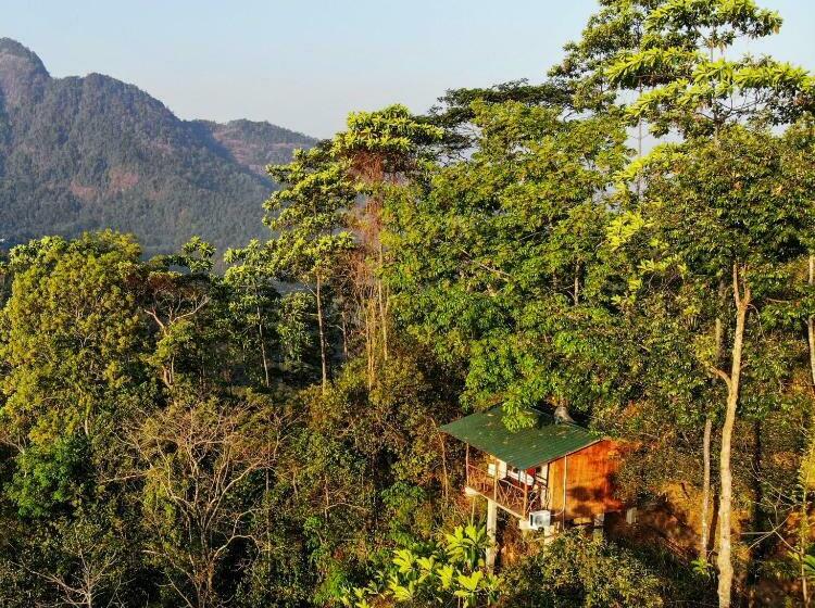 فندق Tree Houses By Jungle River
