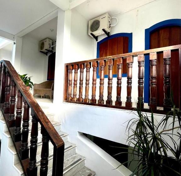 Отель Velejador