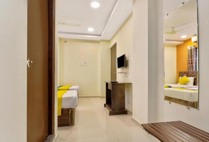 Itsy Hotels Carnival Inn