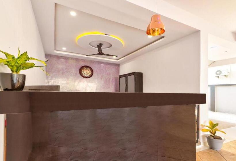 Itsy Hotels Carnival Inn