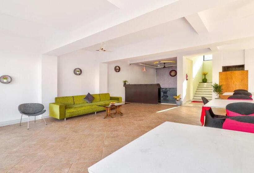 Itsy Hotels Carnival Inn