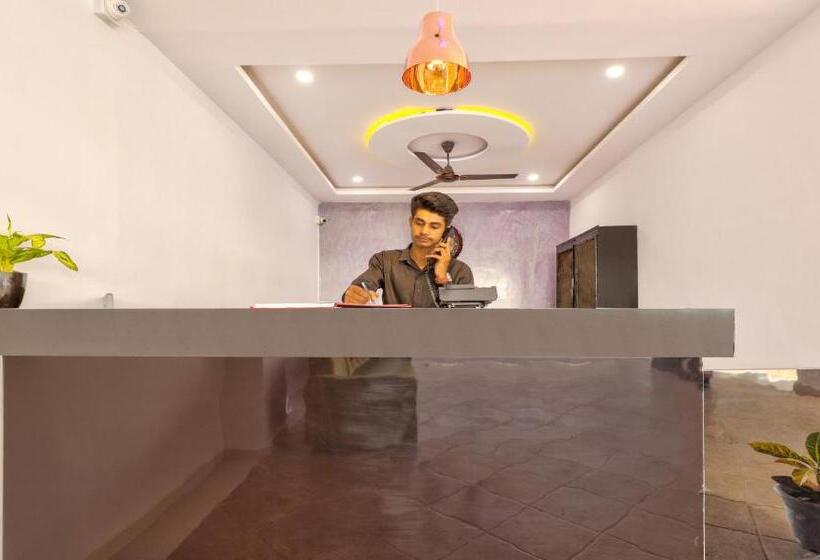 Itsy Hotels Carnival Inn