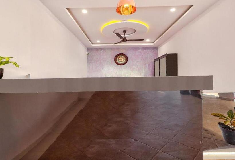 Itsy Hotels Carnival Inn