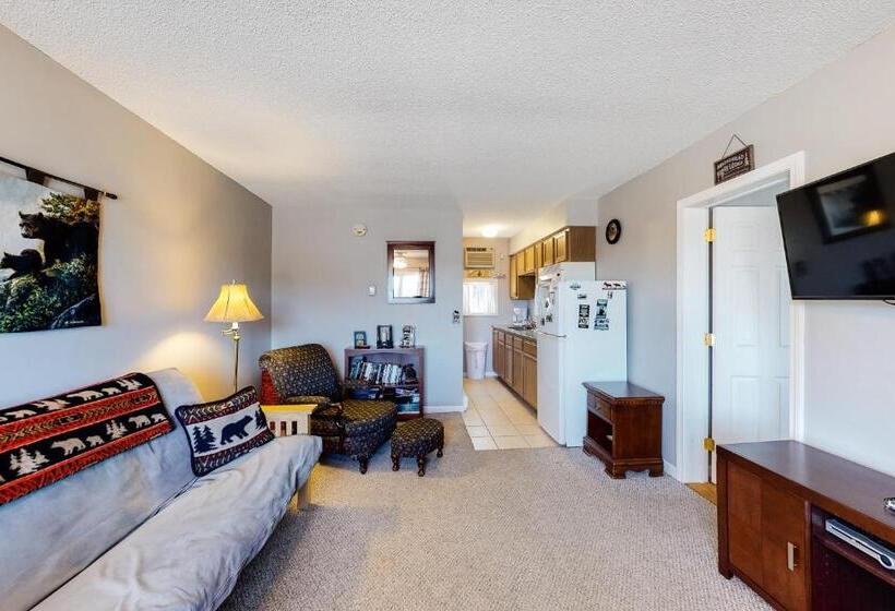 فندق على الطريق The Bear's Den