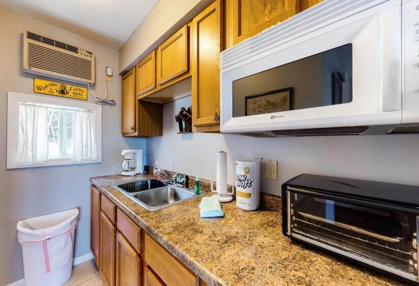 فندق على الطريق The Bear's Den