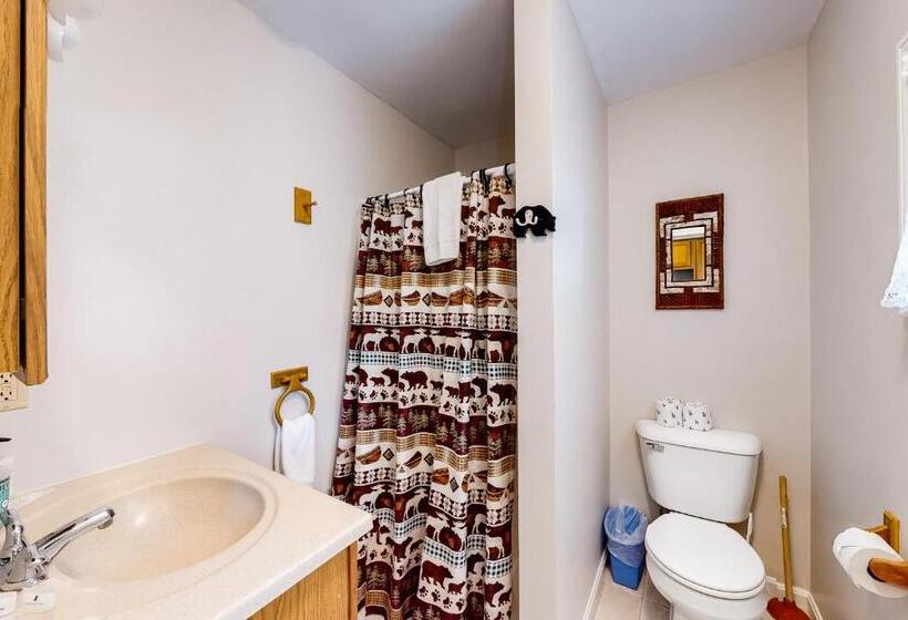 فندق على الطريق The Bear's Den