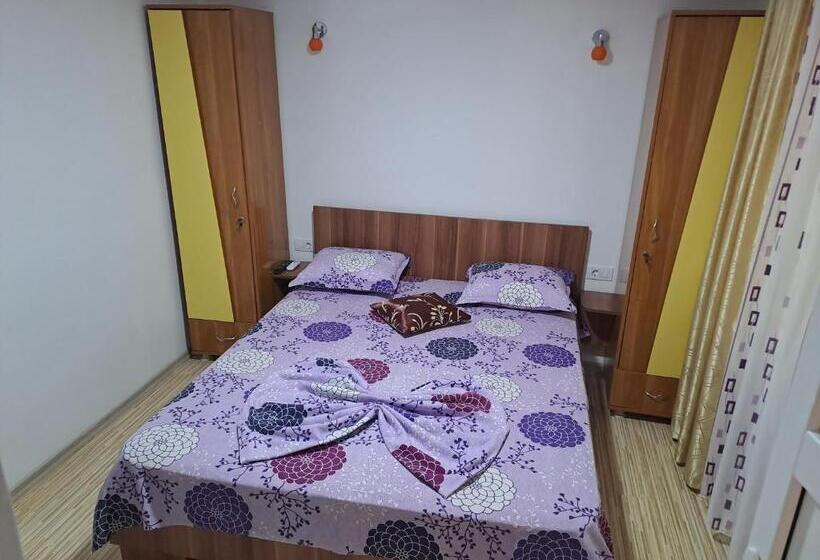 פנסיון Casa Elena