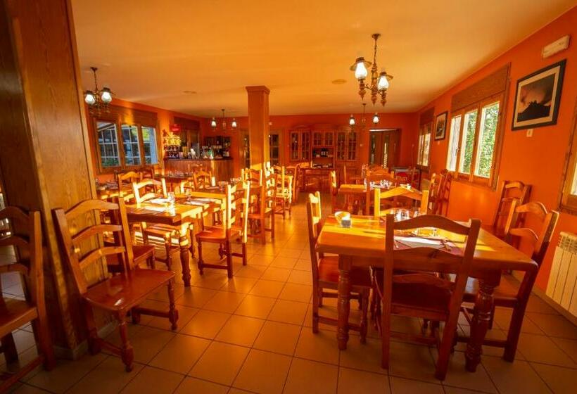 Пансион Hostal Rural Cal Xic Saldes