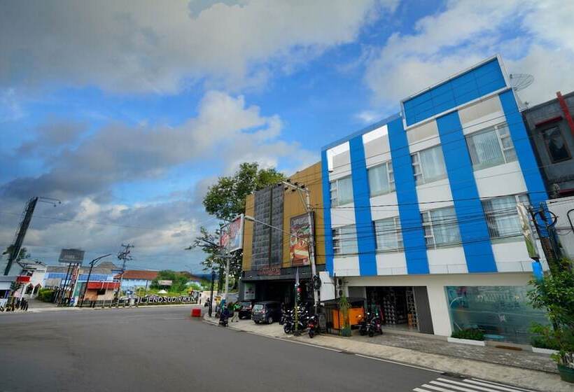 ペンション Reddoorz Plus @ Terban Residence