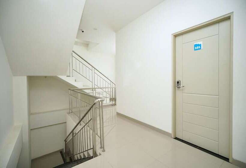 Пансион Reddoorz Plus @ Terban Residence