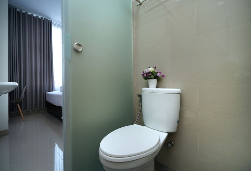 Пансион Reddoorz Plus @ Terban Residence