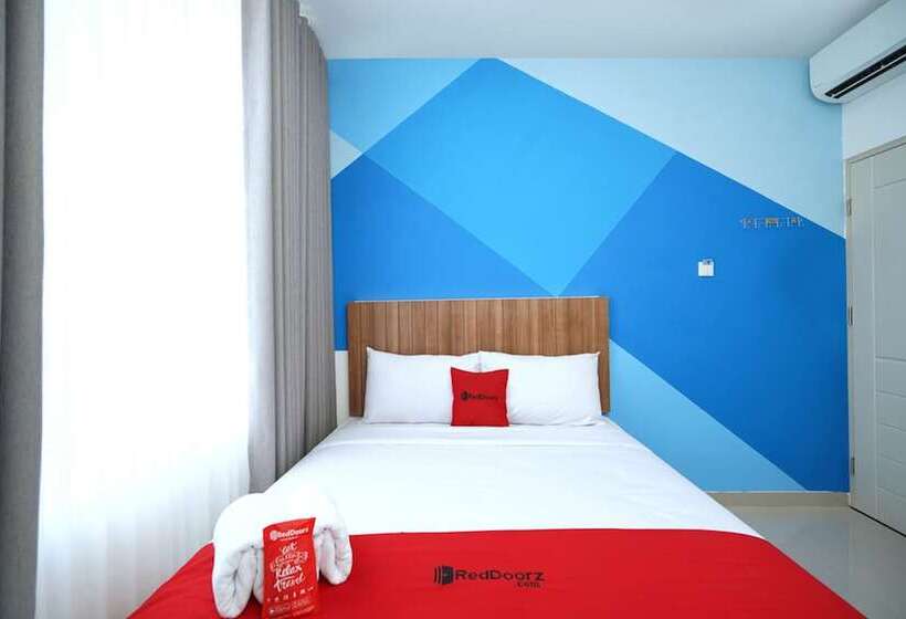 Пансион Reddoorz Plus @ Terban Residence