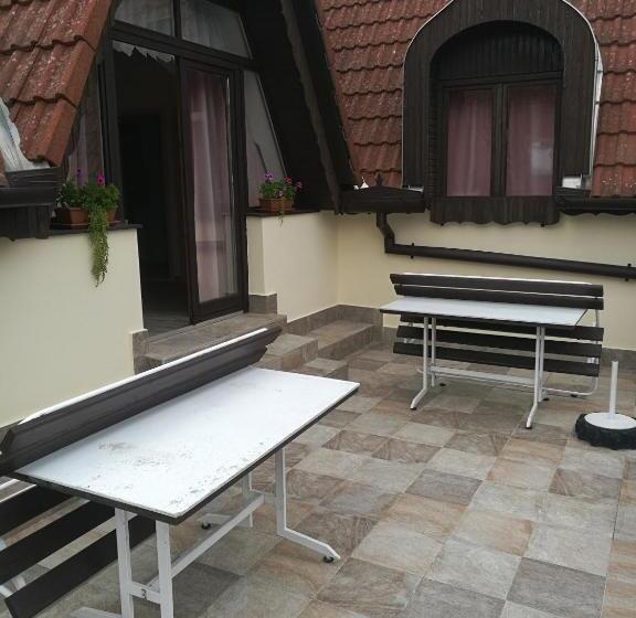 ペンション Révész Vendégház