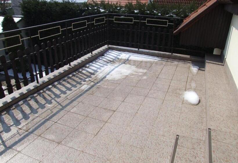 ペンション Révész Vendégház