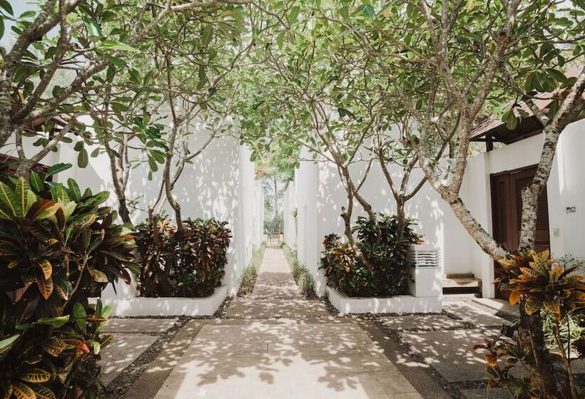 Splash Beach Villa Resort