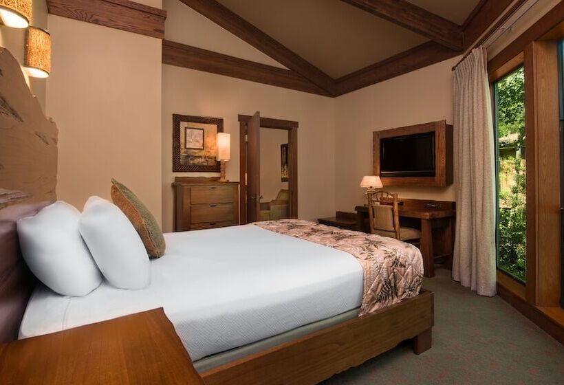 Disney's Saratoga Springs Resort & Spa