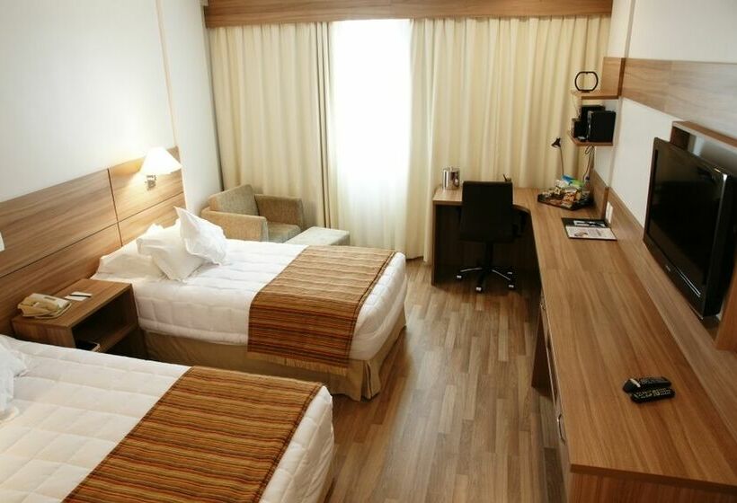 בית מלון כפרי Everest Porto Alegre