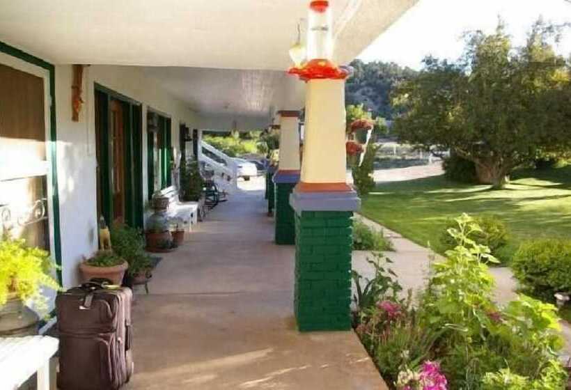 Historic Smith Hotel B&b