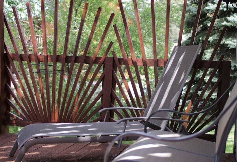 Historic Smith Hotel B&b