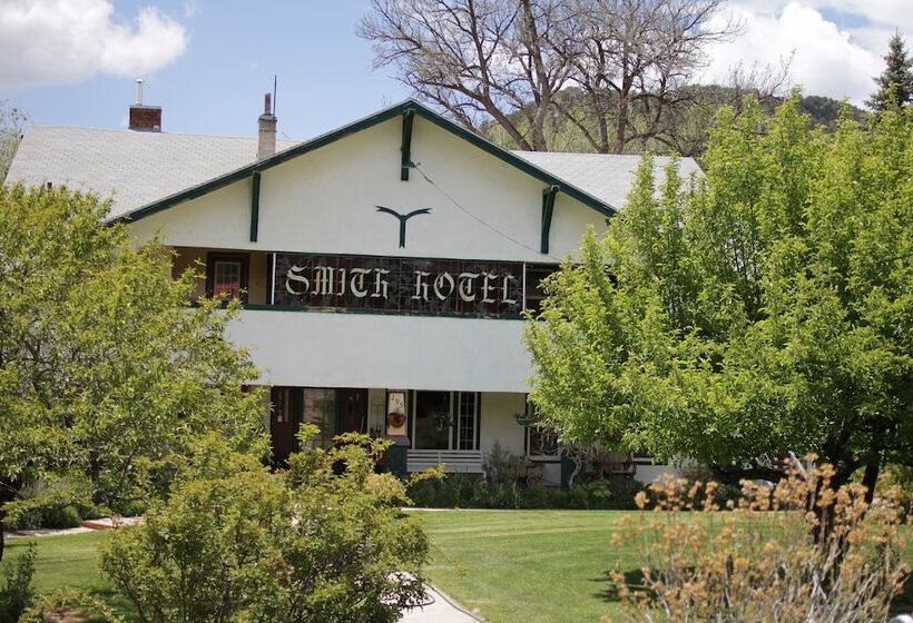 Historic Smith Hotel B&b