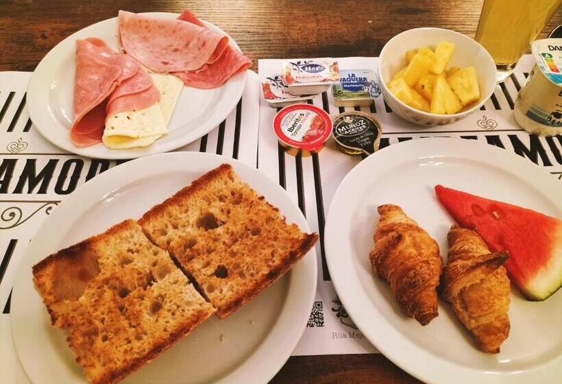 مسافرخانه Hosteria Sara By Gaiarooms