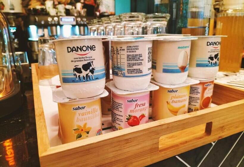 مسافرخانه Hosteria Sara By Gaiarooms